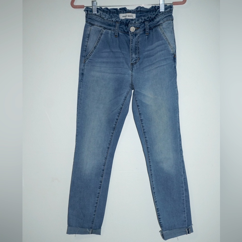Ashley Mason Paper Bag High Rise Waist Jeans Raw Hem. Stretch. Size 3.